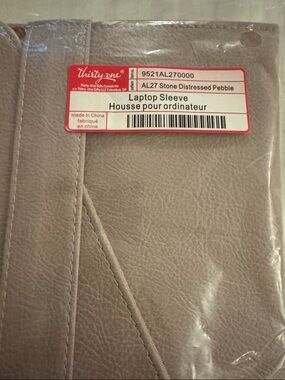 thirty-one Stone Distressed Pebble Laptop Sleeve